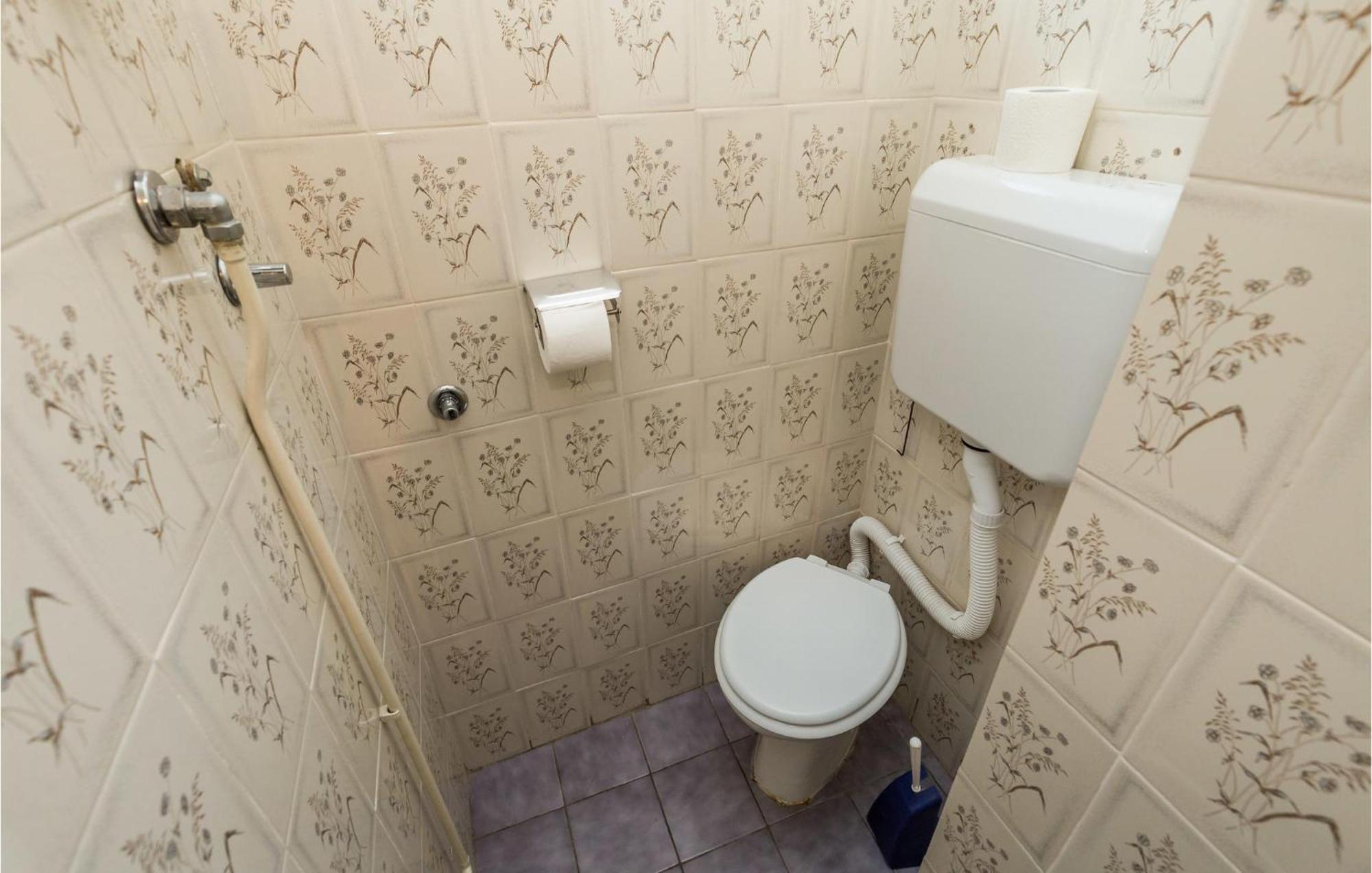 4 Bedroom Awesome Apartment In สเวติยูไร ภายนอก รูปภาพ