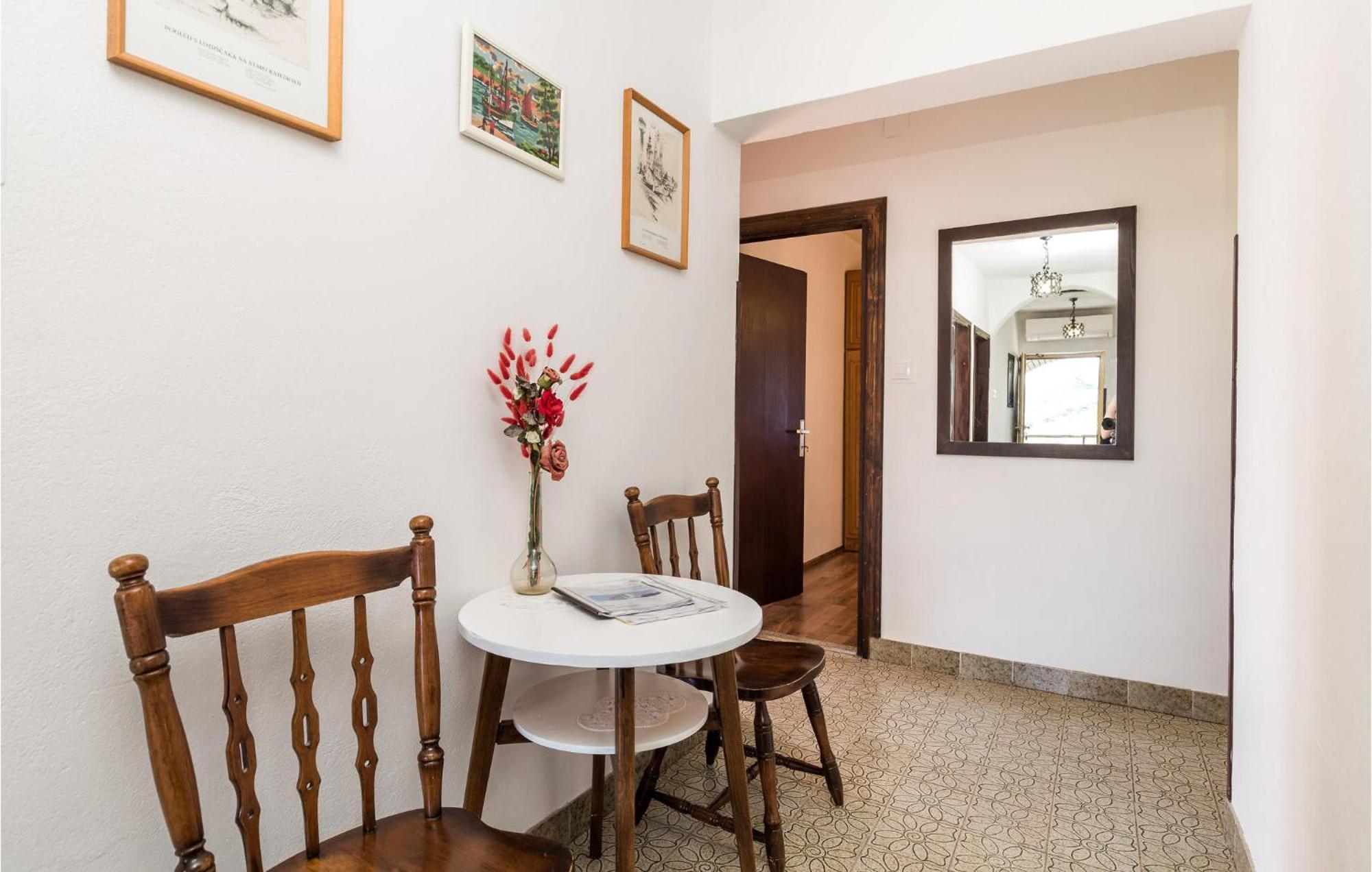 4 Bedroom Awesome Apartment In สเวติยูไร ภายนอก รูปภาพ
